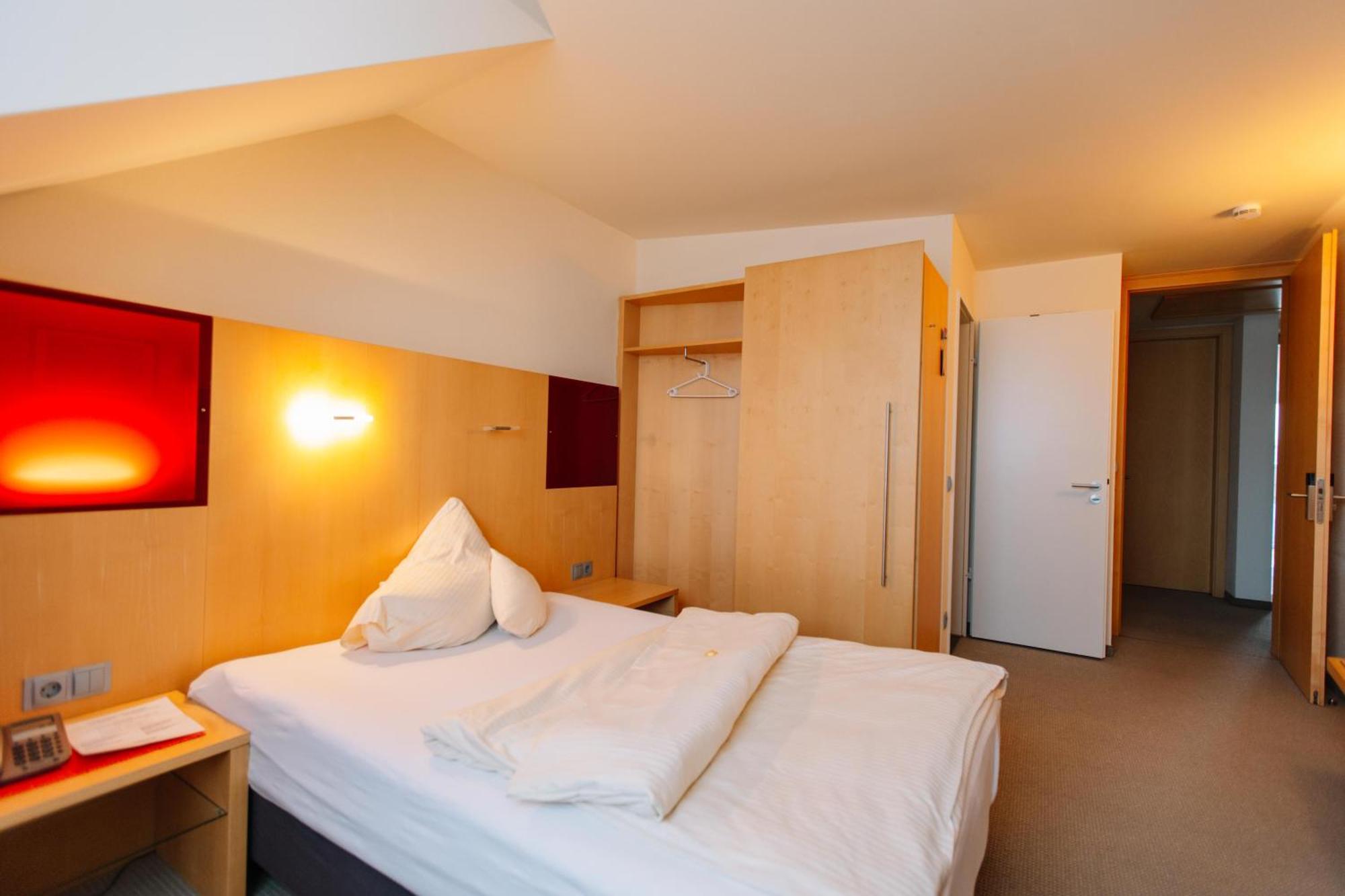 Landhotel Gasthof Drexler Gbr Fuerstenfeldbruck Eksteriør billede